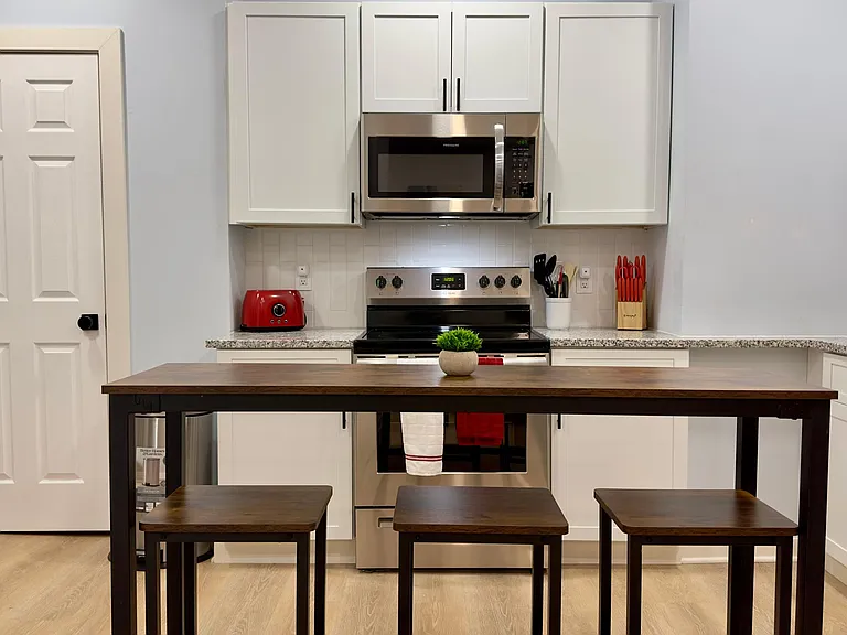 499 Pawling Ave #4 — Photo 1