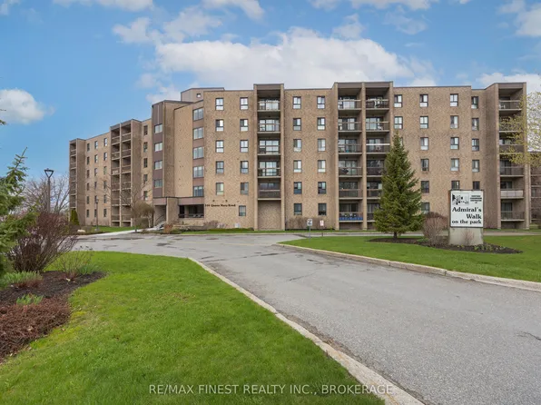 334 Queen Mary Rd #407, Kingston, ON K7M 7E7