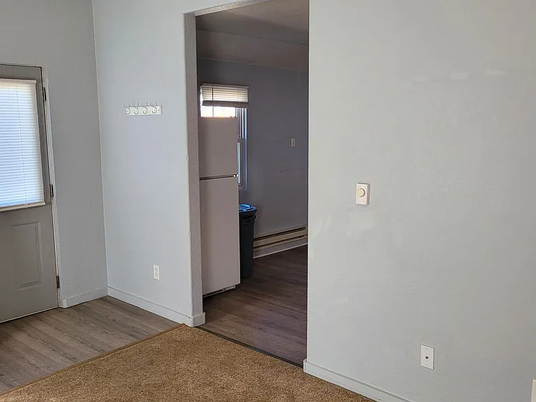 328 N 8th Ave — Photo 7