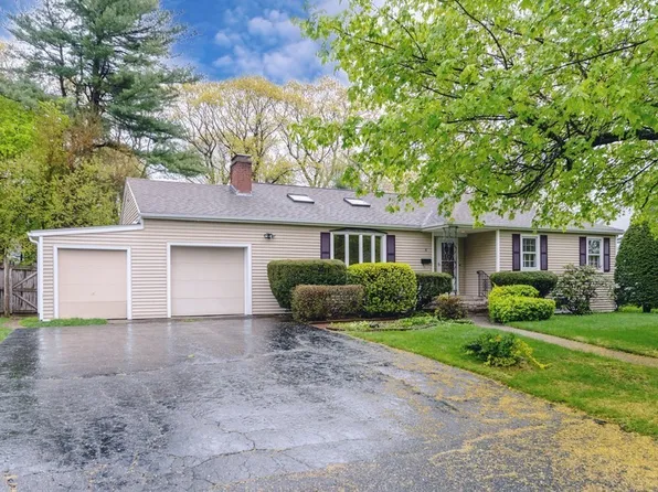 18 Kinnicutt Rd S, Worcester, MA 01602