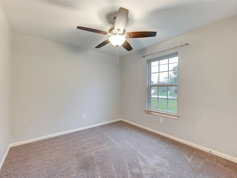 503 W Linney St — Photo 24