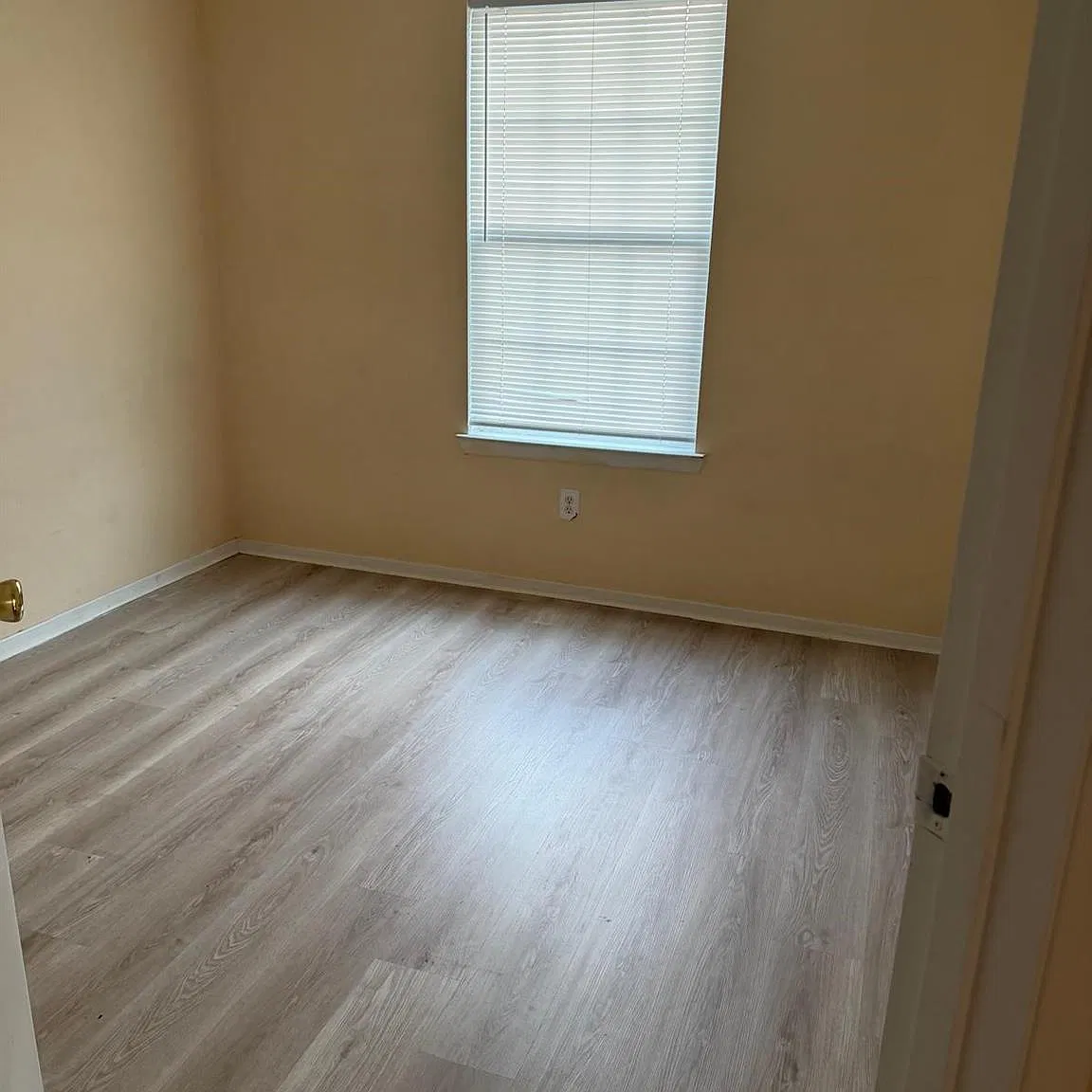 3 bed, 4.0 bath, 1176 sqft, $1,750 — Photo 4
