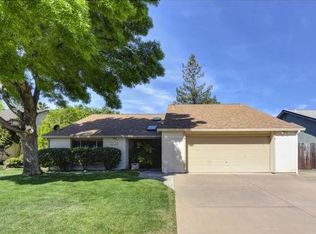 2570 Buckeye Dr, Rocklin, CA 95677
