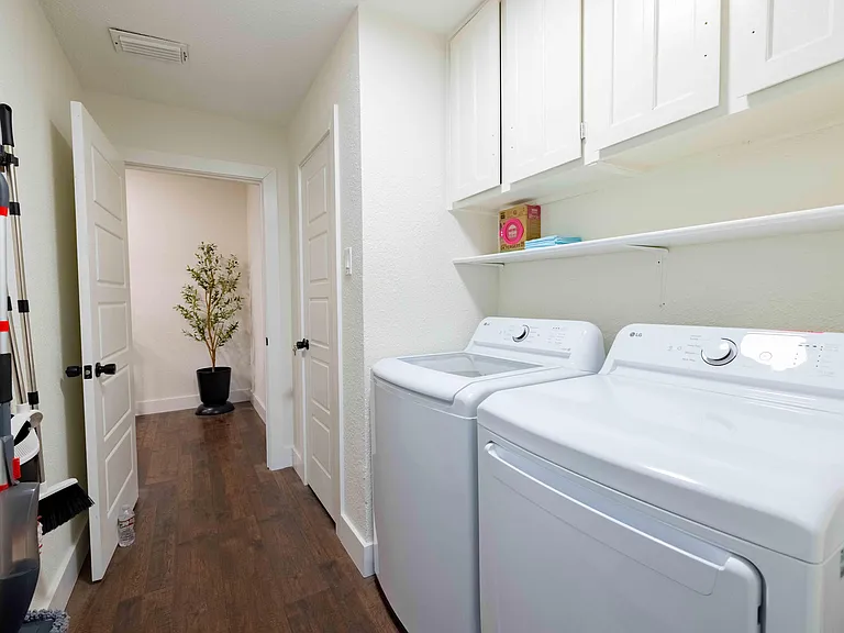 Pomeroy Dr — Photo 10