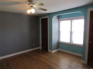 587 Main St, East Haven, CT 06512