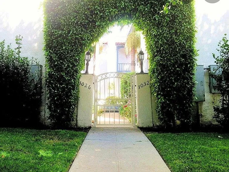 1032 S Orange Grove Ave #5 — Photo 2