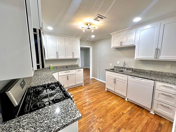 4th image of 52 S Urbana Ave E
