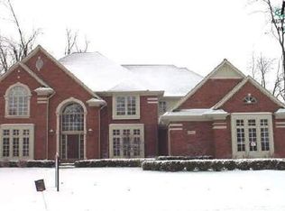 6957 Oakhurst Rdg, Update, MI 48348