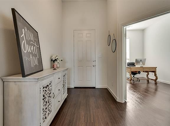 2nd image of 1556 Kleberg Dr
