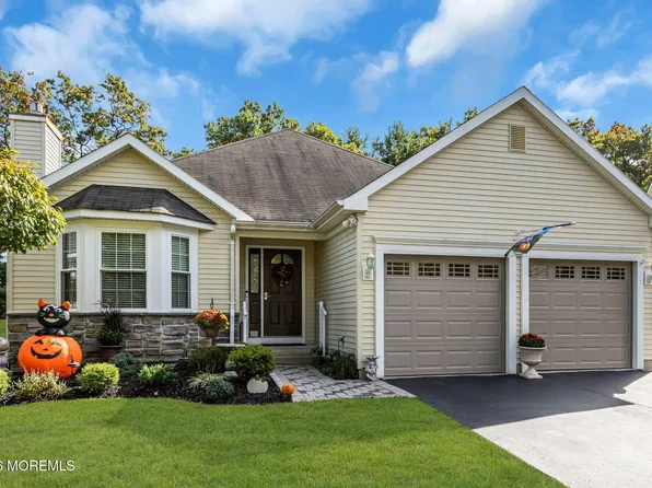 74 Foxwood Road, Lakewood, NJ 08701