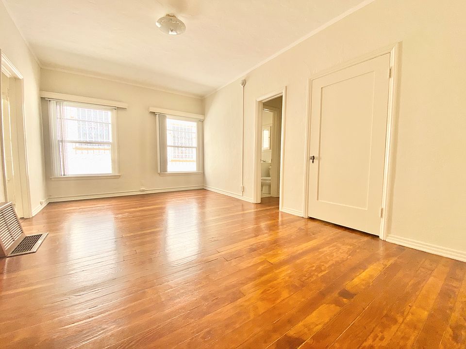 1st image of 1343 N Catalina St #106