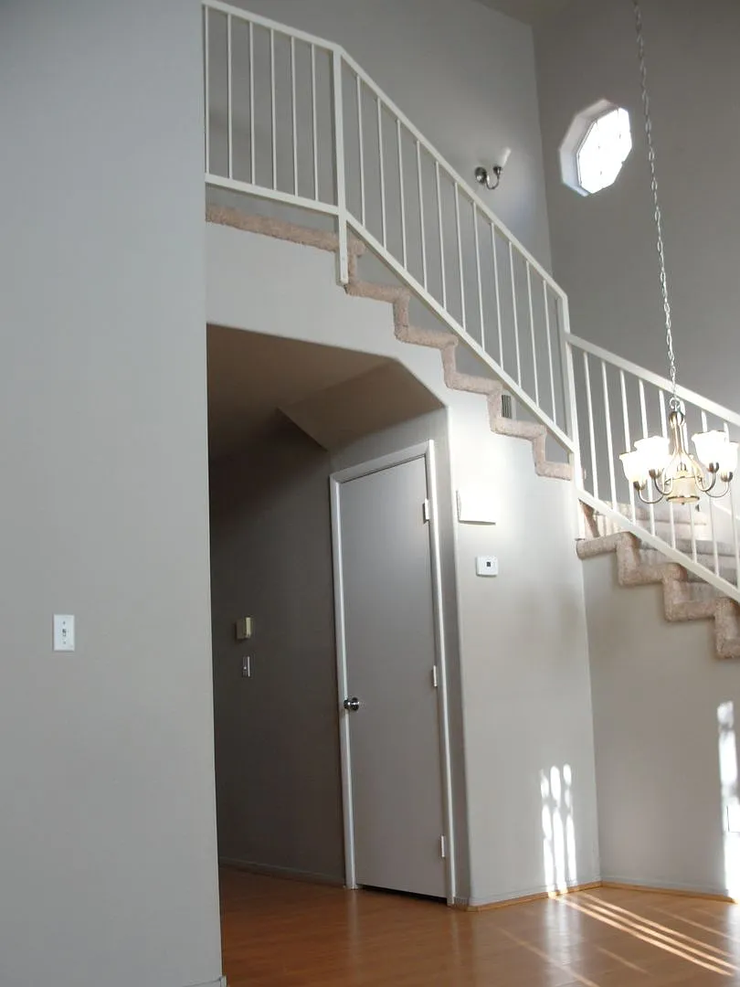 Perfect Roommate Townhouse — Photo 2