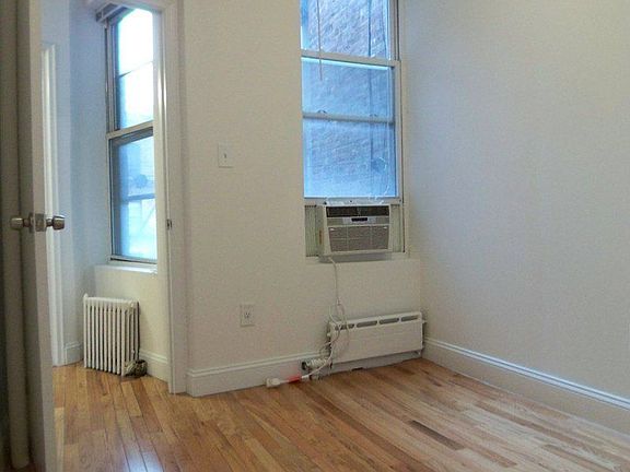 3rd image of 64 Macdougal St APT 16