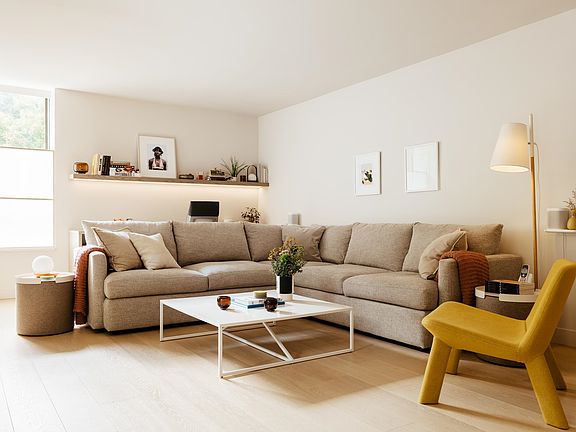 5th image of 2140 Briar Ave #102
