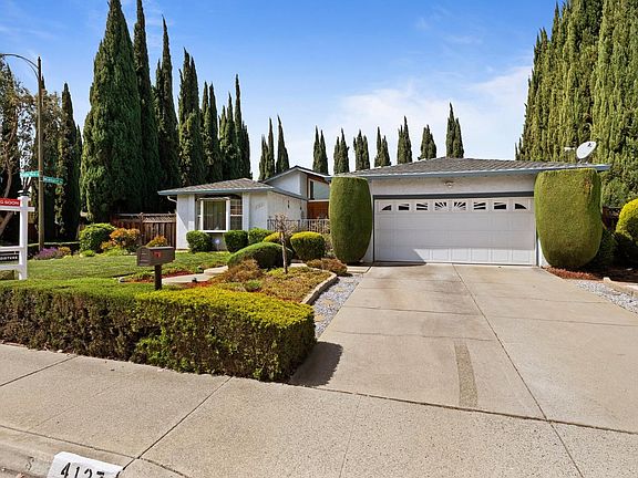 4th image of 4127 Middle Park Dr
