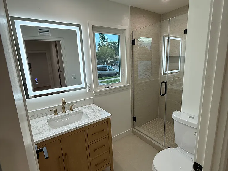23432 Victory Blvd — Photo 7