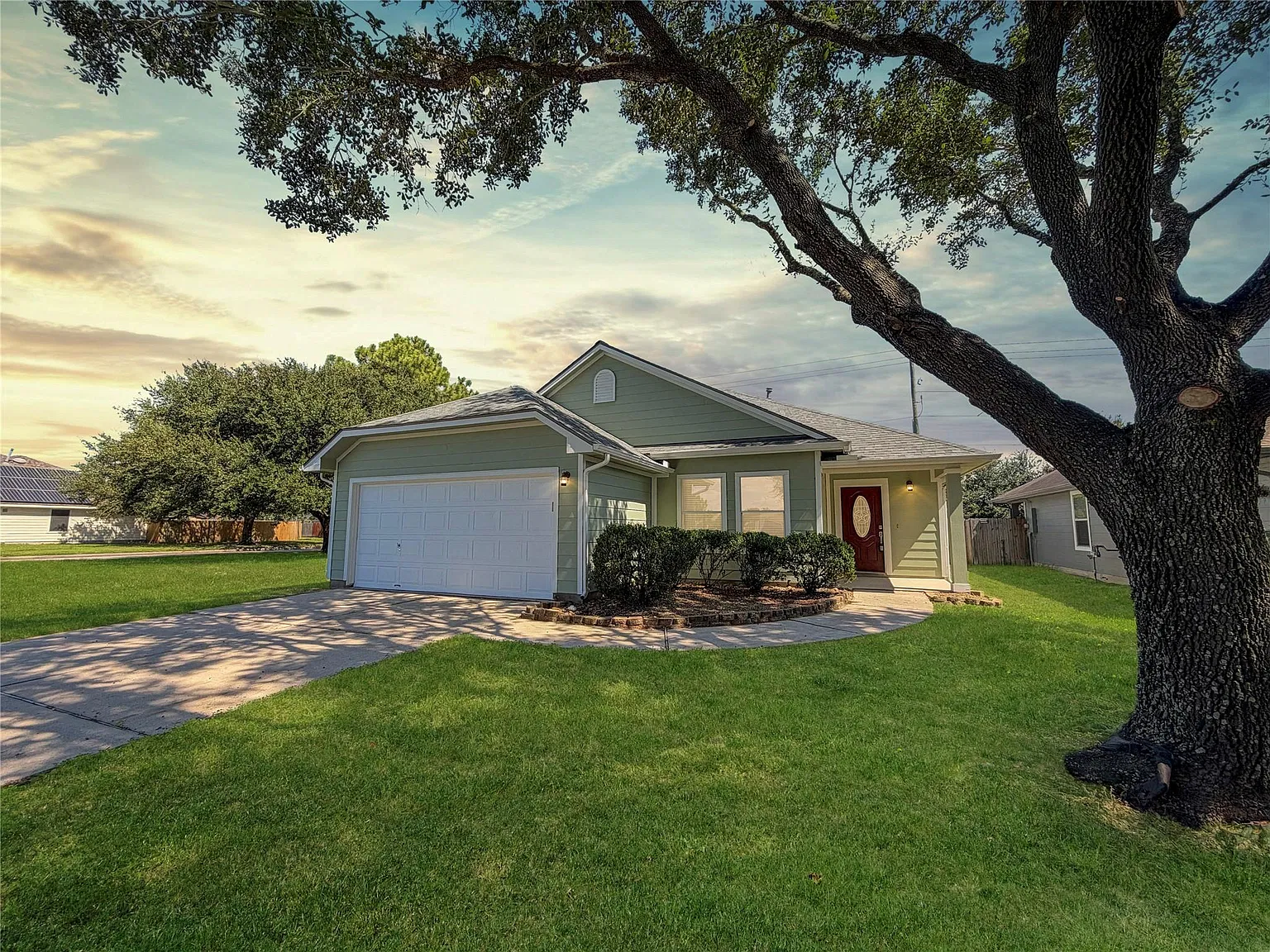 3 bed, 2.0 bath, 1424 sqft, $1,850 — Photo 1