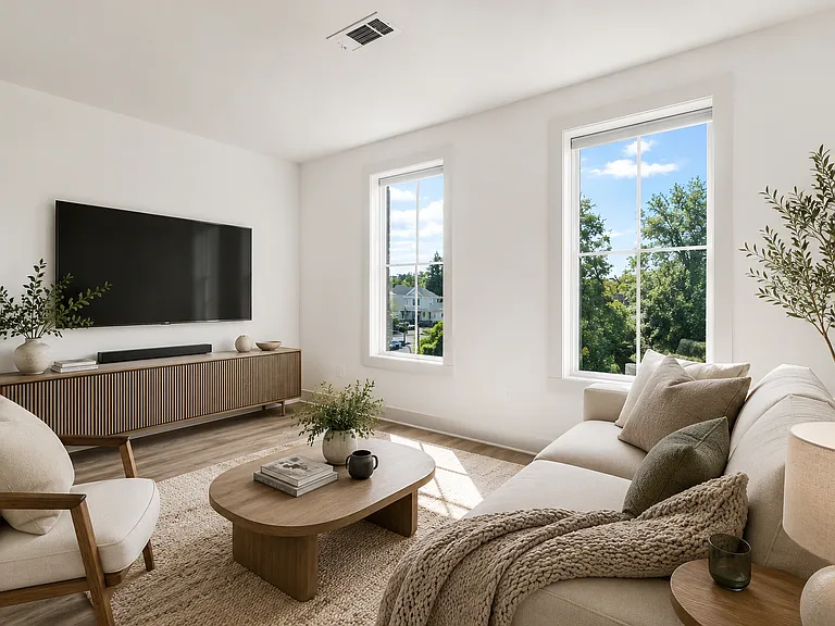 The Lowe — Photo 19