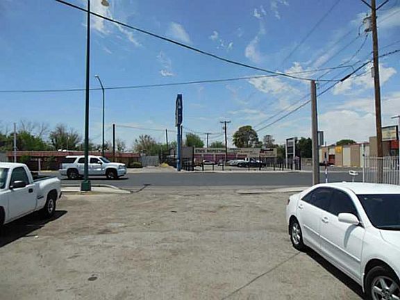 2nd image of 7177 Alameda Ave