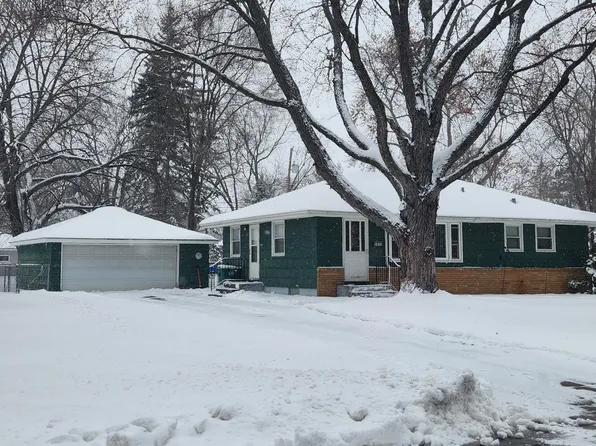 5925 Vincent Ave N, Brooklyn Center, MN 55430