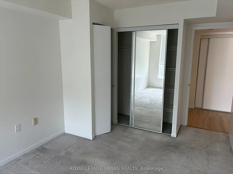 21 Overlea Blvd #902 — Photo 10