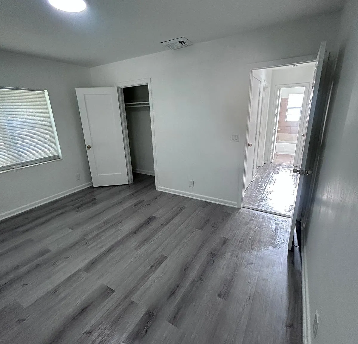 2 bed, 1187 sqft, $2,200 — Photo 2