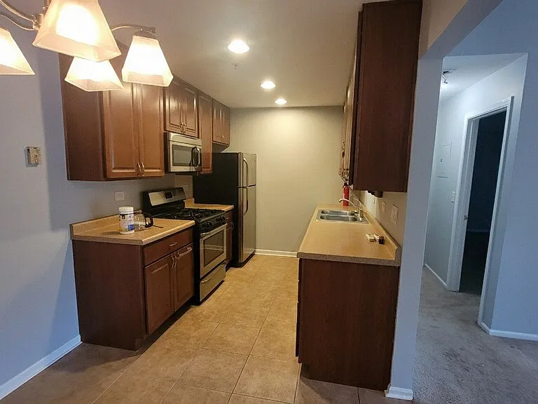 21W581 North Ave #70 — Photo 4