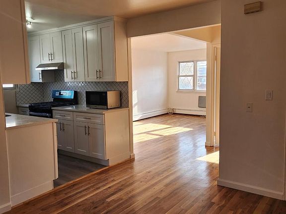 2nd image of 1022 Throggmorton Ave #3