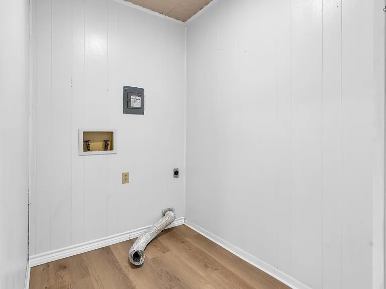 200 Linden St — Photo 26