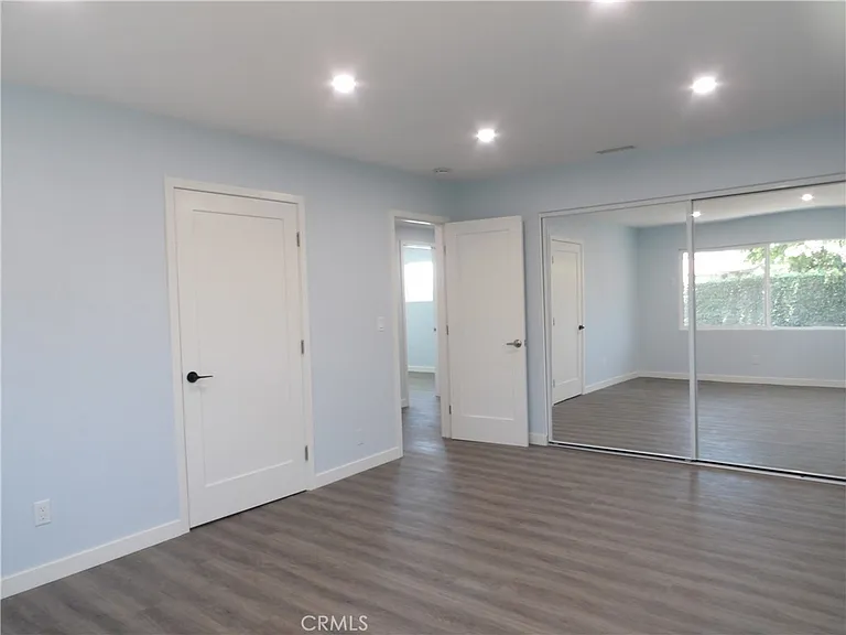 2737 Burly Ave — Photo 9