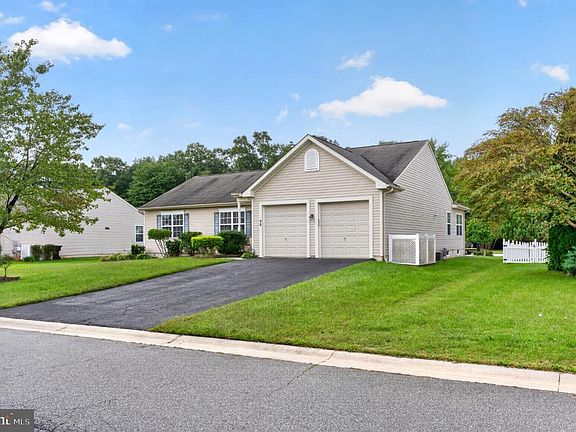 3rd image of 95 GRAYTON DRIVE