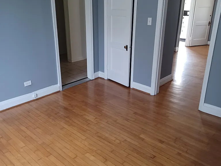 4124 Woodhaven Ave — Photo 3