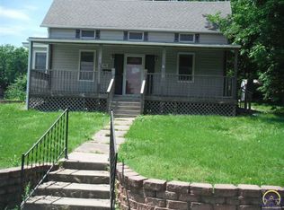 808 Walnut St, Valley Falls, KS 66088
