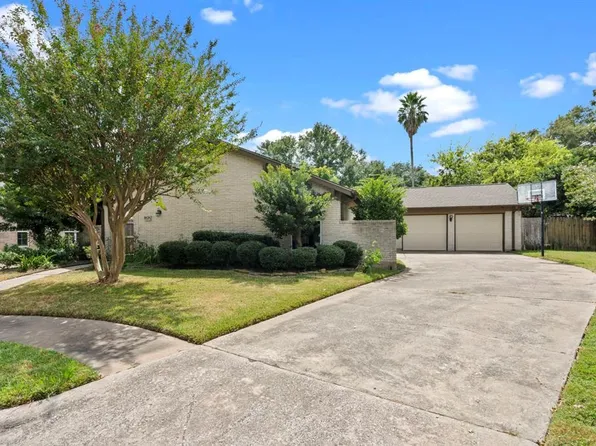 8515 Braesdale Lane, Houston, TX 77071