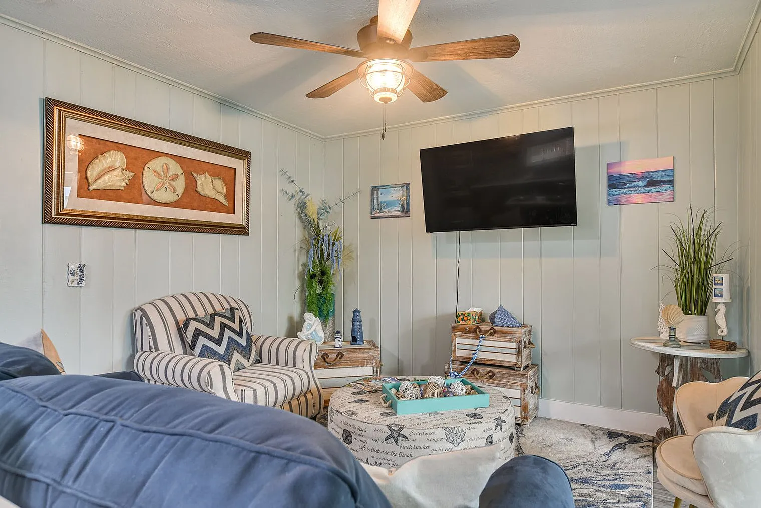 2 bed, 1.0 bath, 990 sqft, $4,870 — Photo 2