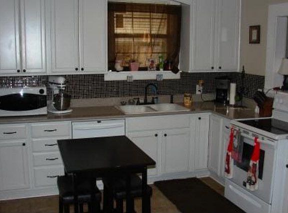 5th image of 610 Hopkins St