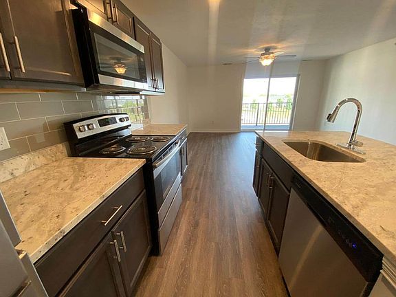 3rd image of 3816 Amelia Ave APT 204
