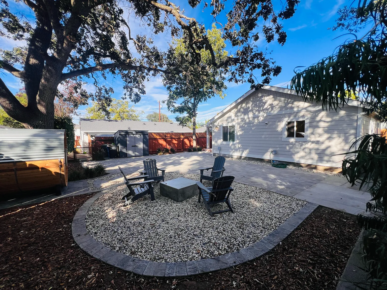 2 bed, 1000 sqft, $3,750 — Photo 4