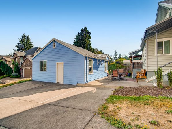 10705 NE Skidmore St #B