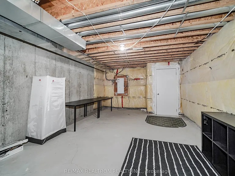 77 Betony Dr — Photo 41