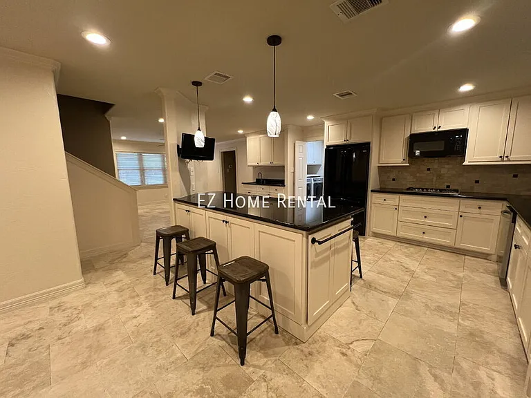 1014 Roxella St — Photo 7