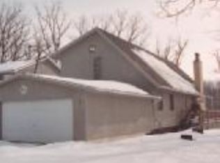 2420 Lakeshore Ct, Crown Pt, IN 46307