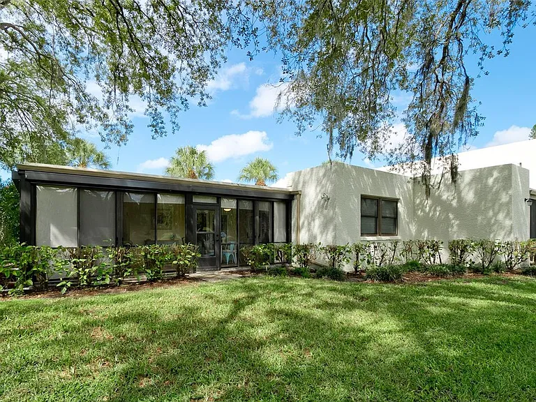401 Palm Tree Dr — Photo 22