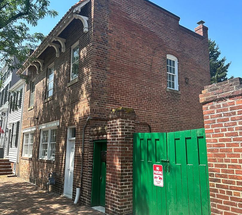 1st image of 205 S Columbus St