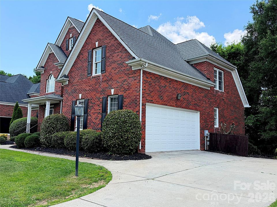 1st image of 1332 Bershire Ln