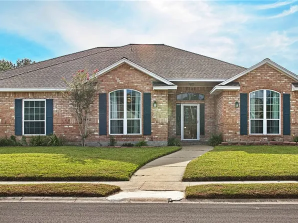7725 Lake Baykal Dr, Corpus Christi, TX 78413