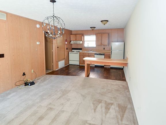 2nd image of 420 E Magnolia Ave #1B-1Ba