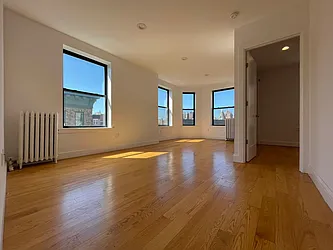 Rented by HOLTON REAL ESTATE INC.