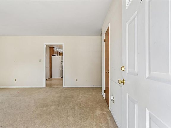 3rd image of 1407 Adams Cir