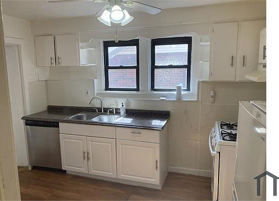 2nd image of 1704 Glenechort Dr